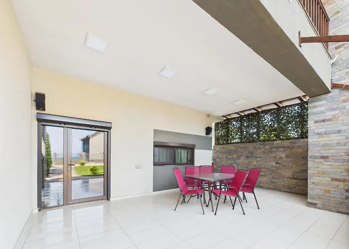 Casa Pontica Două Mai