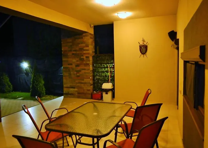 Casa Pontica Pensjonat Două Mai