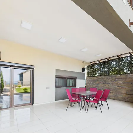 Casa Pontica Două Mai